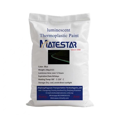 Pintura de tráfico que brilla en la oscuridad.